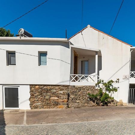 Casa Das Rosas - Roses House Миранда до Корво Екстериор снимка