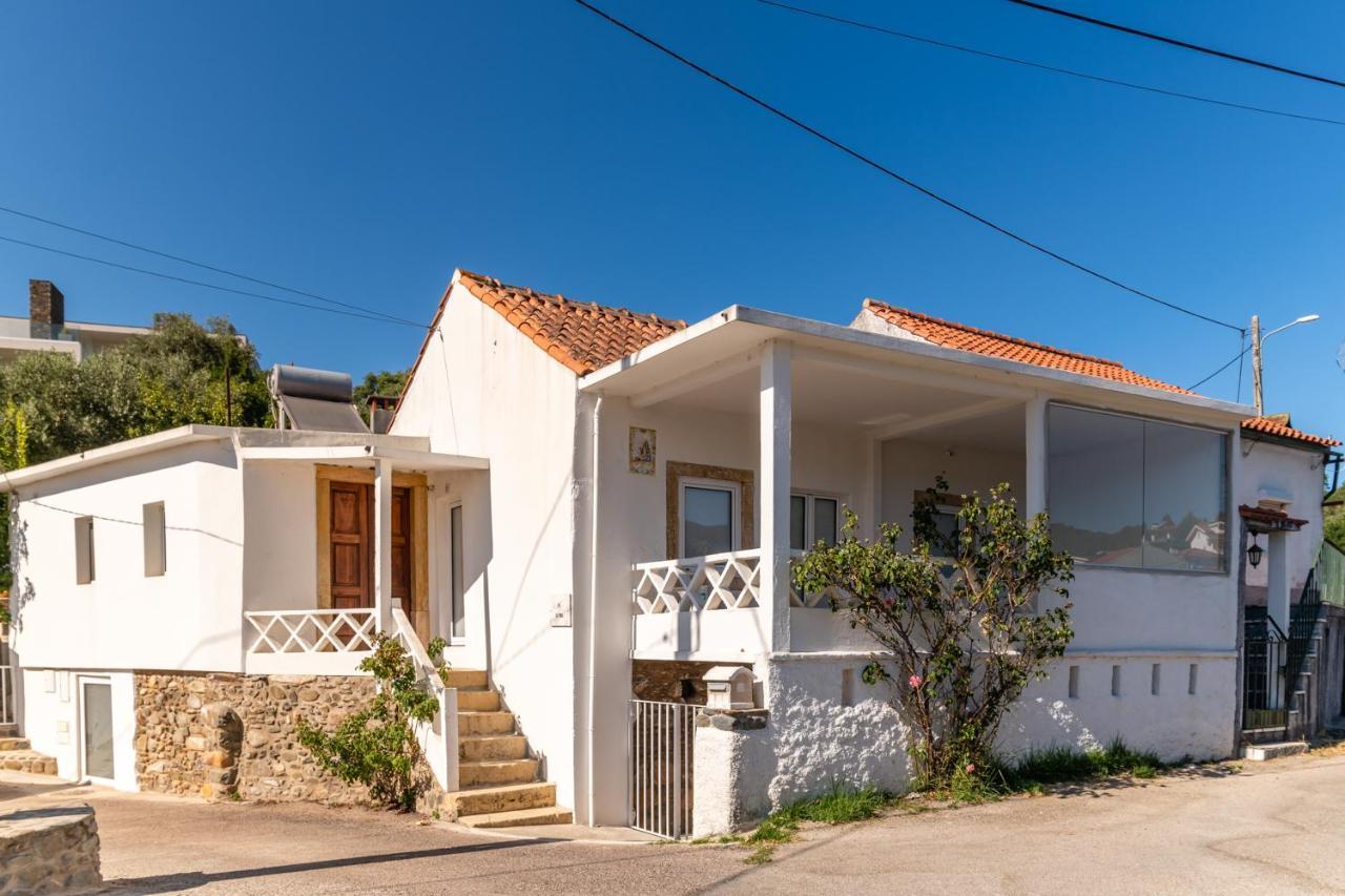 Casa Das Rosas - Roses House Миранда до Корво Екстериор снимка